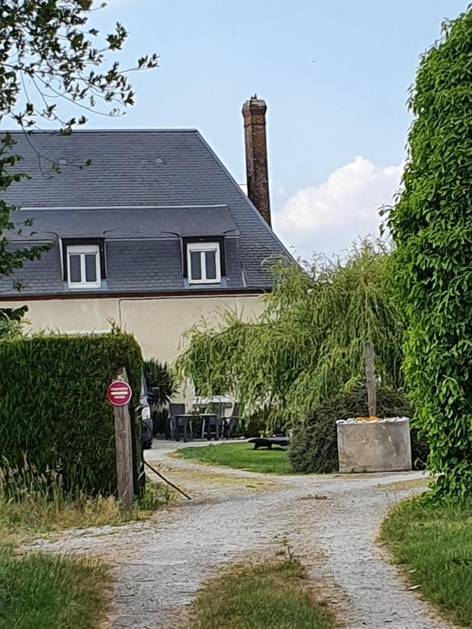 Au Petit Paradis Sainte-Gauburge-Sainte-Colombe Luaran gambar